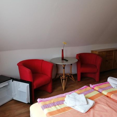 Pension Und Bistro" Dat Olle Fischerhus" Hotel Ralswiek Ngoại thất bức ảnh