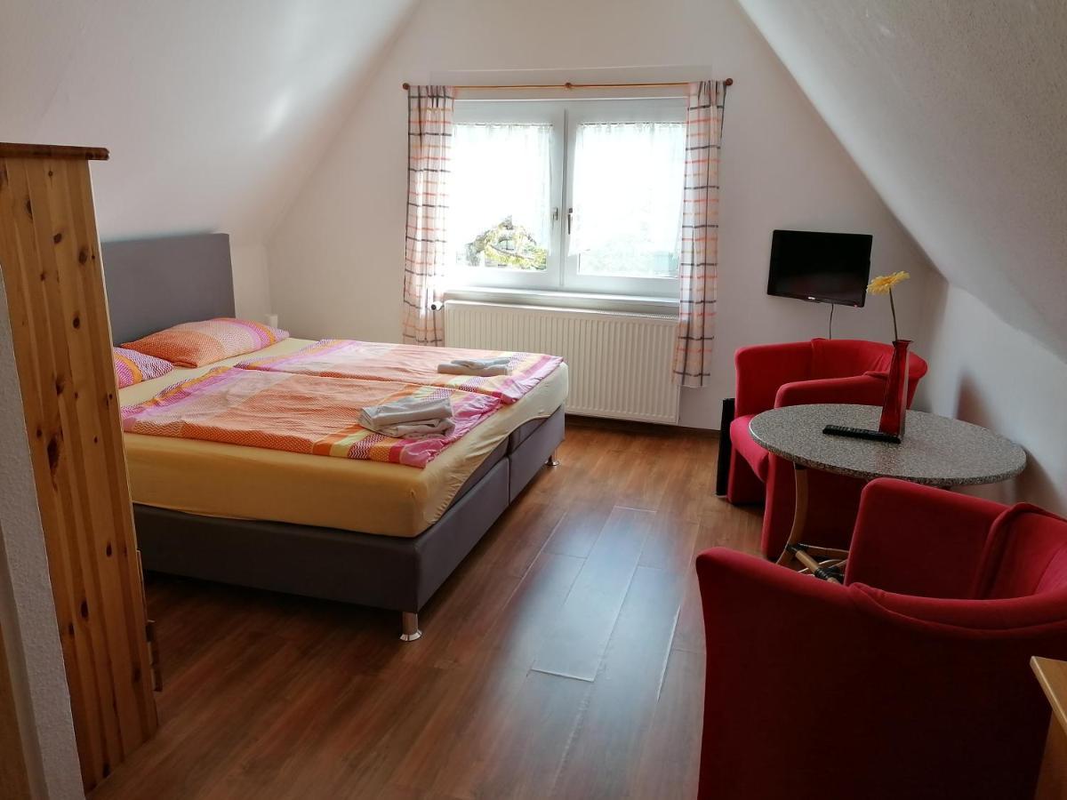 Pension Und Bistro" Dat Olle Fischerhus" Hotel Ralswiek Ngoại thất bức ảnh