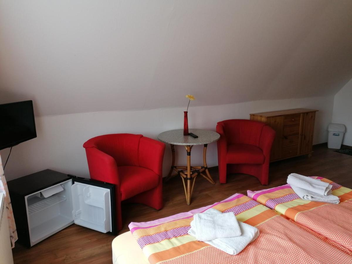 Pension Und Bistro" Dat Olle Fischerhus" Hotel Ralswiek Ngoại thất bức ảnh